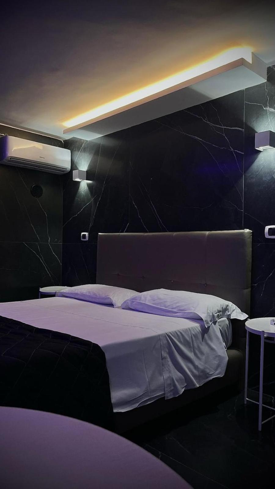 Hotel Glem Варкатуро Экстерьер фото