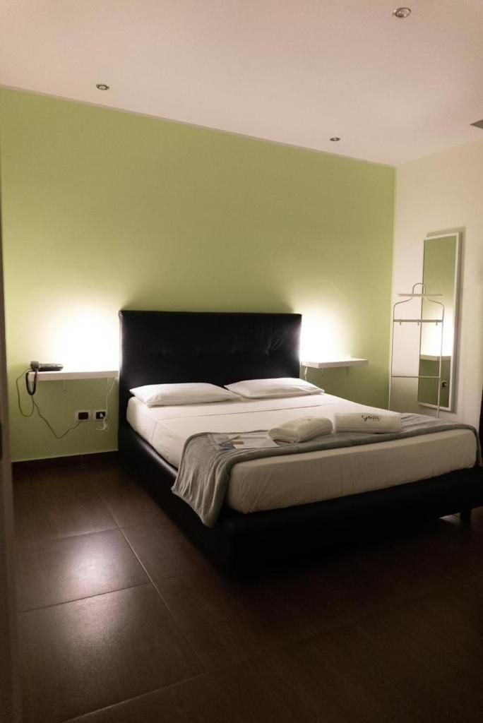Hotel Glem Варкатуро Экстерьер фото